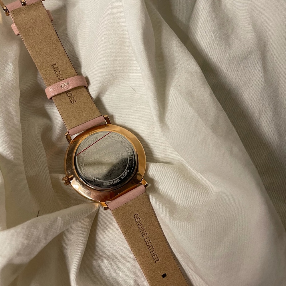 MK watch - Picture 3 of 4